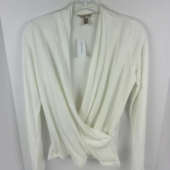 New Banana Republic Threadsoft Wrap Top
Color: White Size Small - Picture 1 of 4